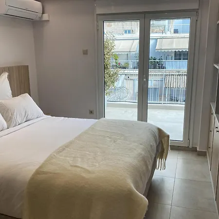 Modern Athens Apartment With Large Private Balcony And Free Parking-3