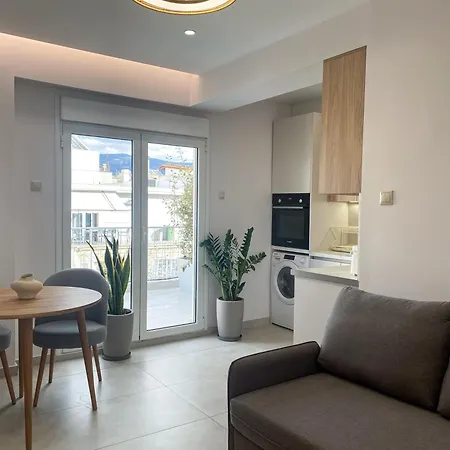 Modern Athens Apartment With Large Private Balcony And Free Parking-2